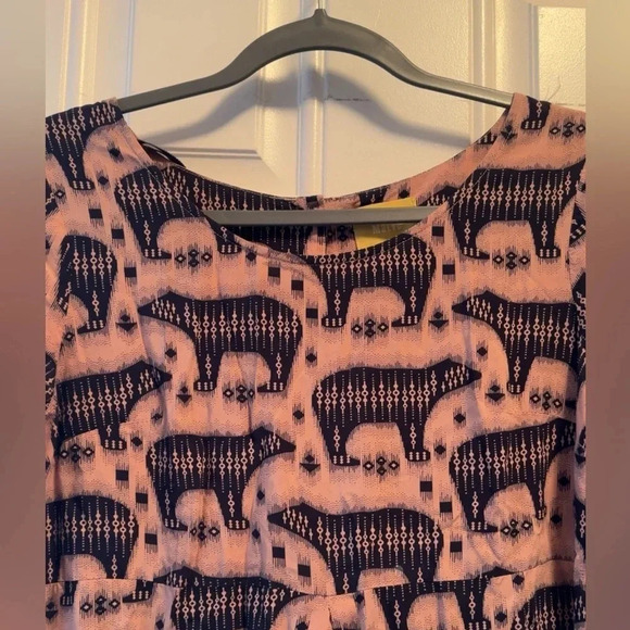 Anthropologie Maeve Zola Bear Print Shift Dress Pink & Black Animal Print Size 4 - Picture 5 of 5